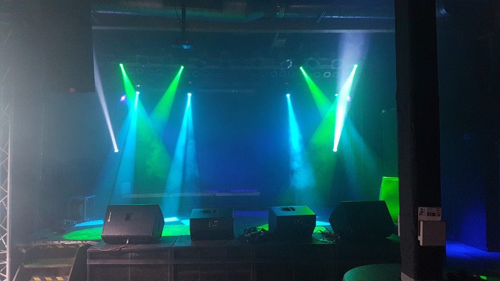 Die Bühne im 7er Club